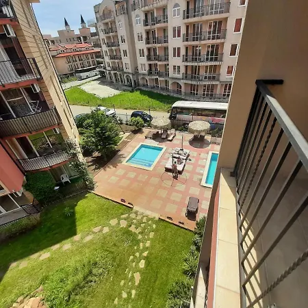 Sunny View Apartment *