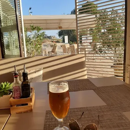 Sunny View Apartment *